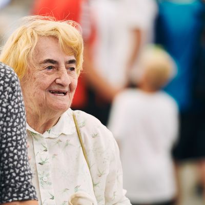 Breitenfurt - Ältere Frau